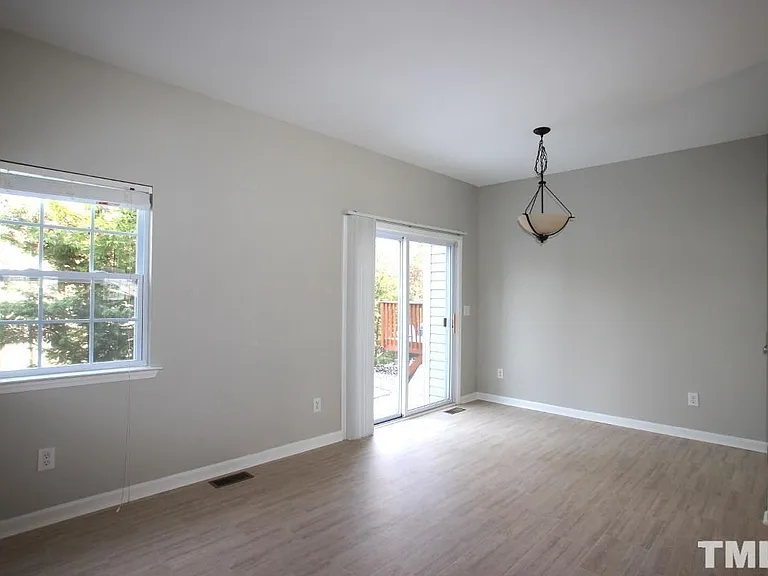 2840 Barrymore St #103 — Photo 5