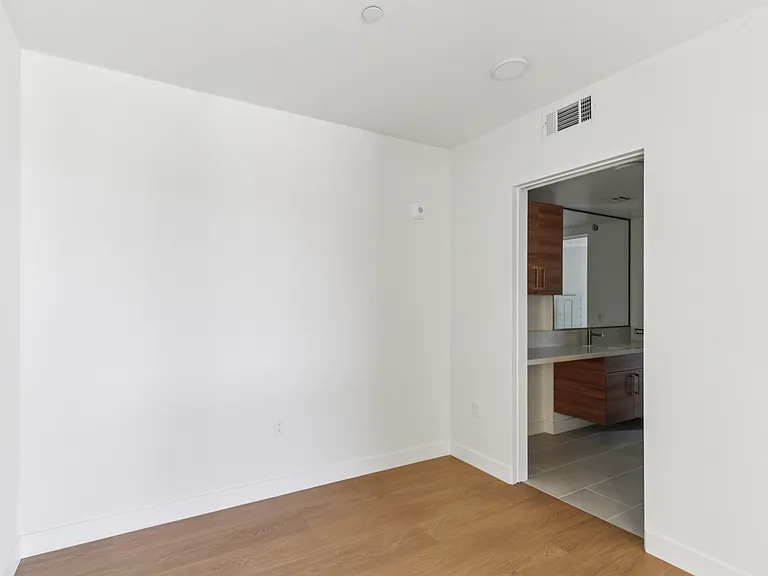 8900Ramsgate — Photo 105