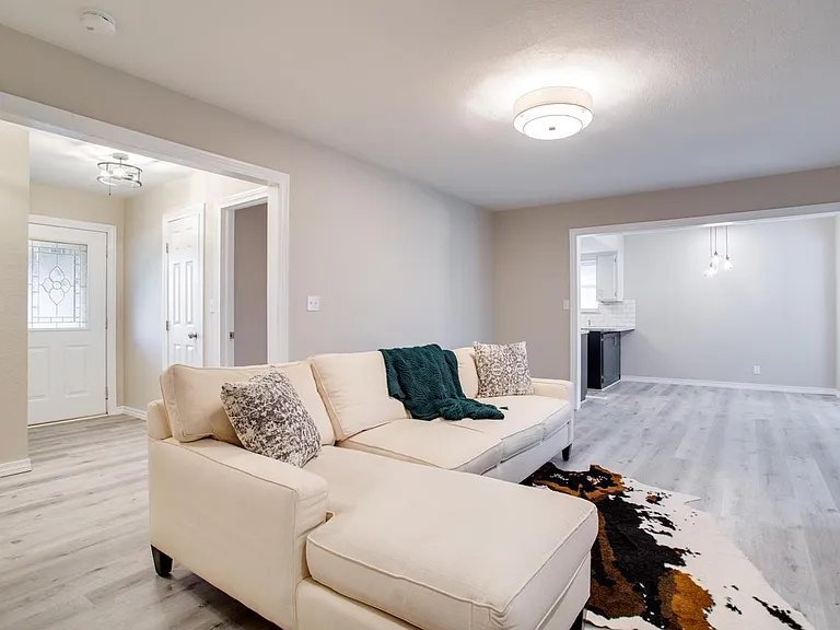5609 Arrowhead Dr — Photo 4