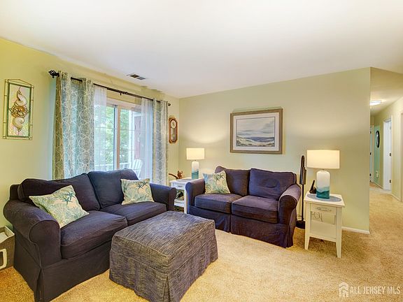 3rd image of 1104 Cypress Ln