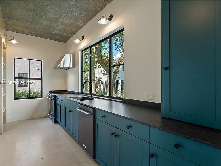 3603 Thomas Ave — Photo 20