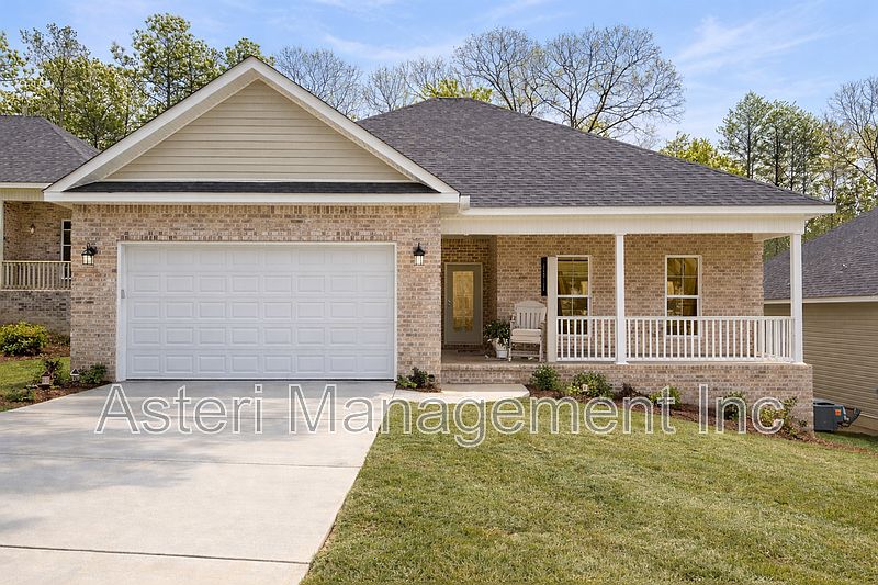1st image of 107 Lasso Dr