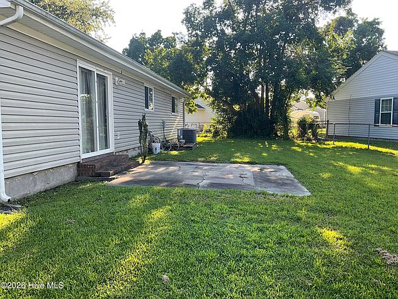 3rd image of 121 Loblolly Ct