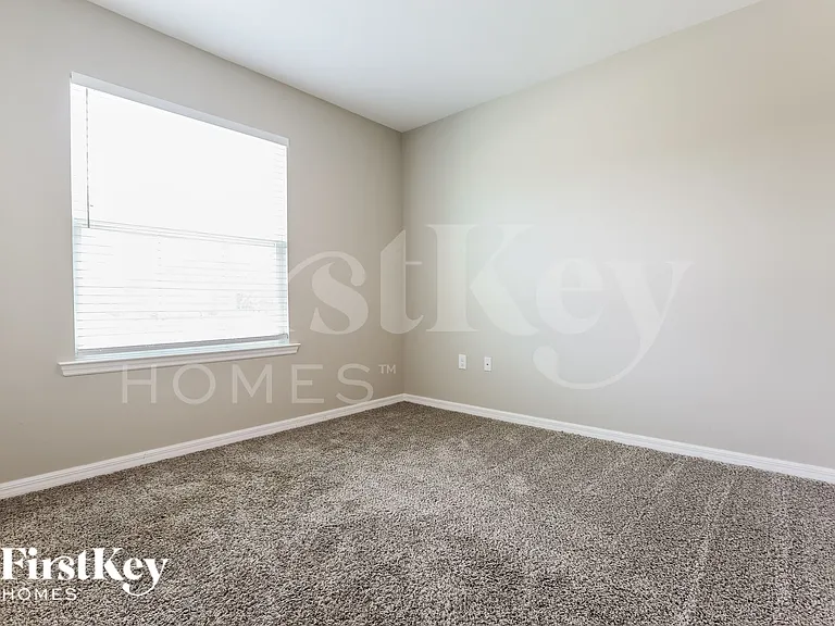 23338 Moorhead Ave — Photo 13