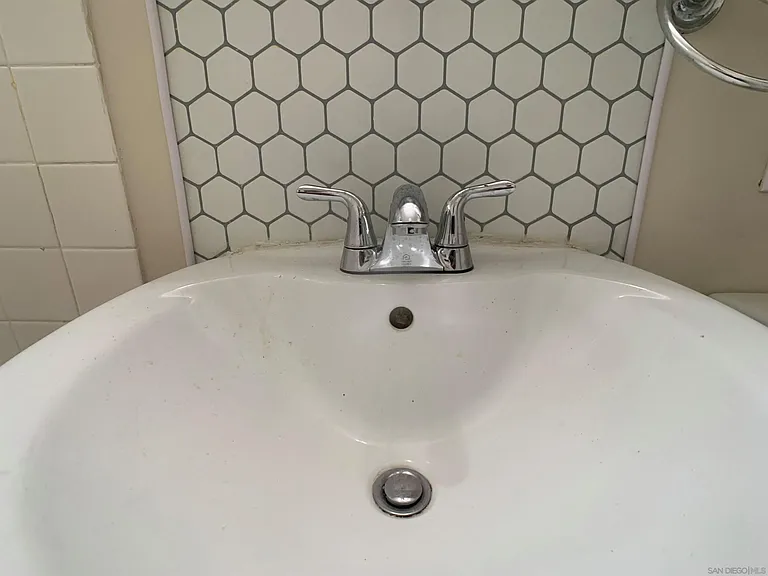6190 Dixie Dr — Photo 19