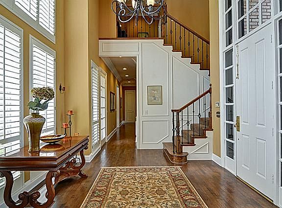 3rd image of 3120 Amesbury Dr