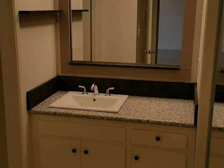 2118 H St #2 — Photo 2