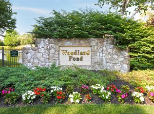 17 Woodtree Dr, Woodbury, NY