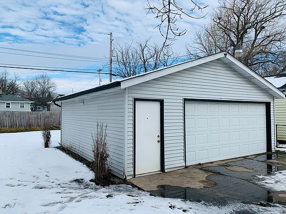 2nd image of 3348 Glenbrook Dr