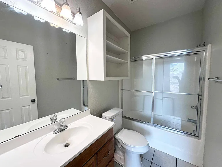 10000 Shadowview Dr #A — Photo 9