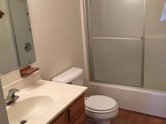 4th image of 523 Foxcross Dr