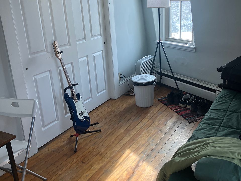 1st image of 213 Brackett St #3