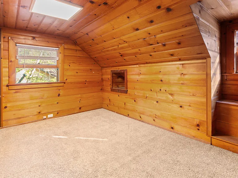 1497 Laura St — Photo 22