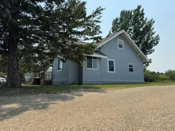402 11th Ave N, Faulkton, SD 57438