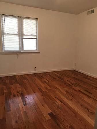 2nd image of 1500 Hone Ave