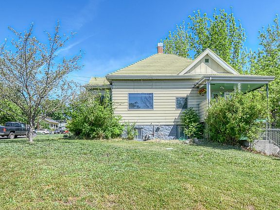 2nd image of 402/404 NW 7th St