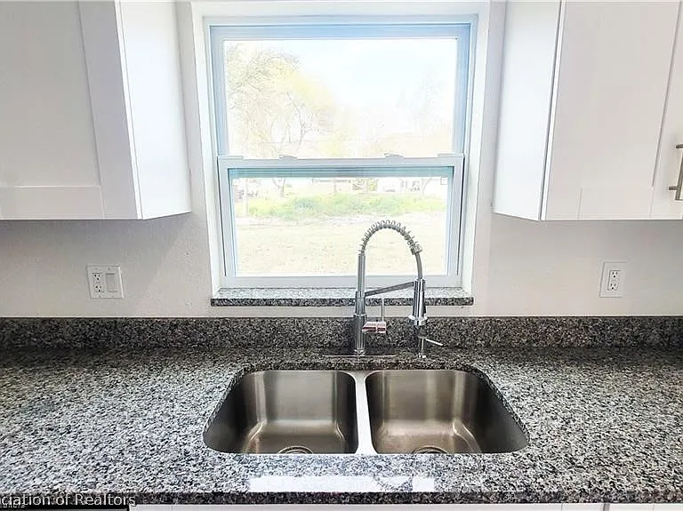 4317 Lafayette Ave — Photo 7