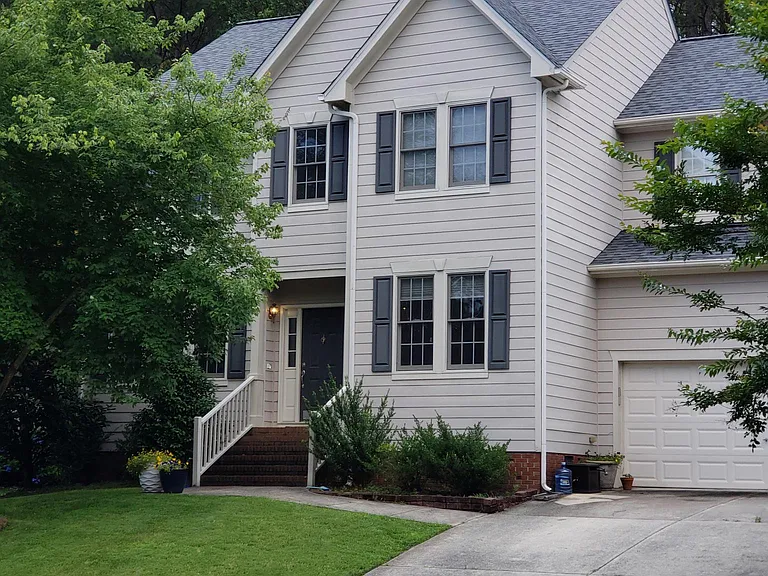 1108 Chancellors Ridge Dr — Photo 1