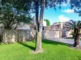 880 Tully Rd APT 18, Houston, TX 77079