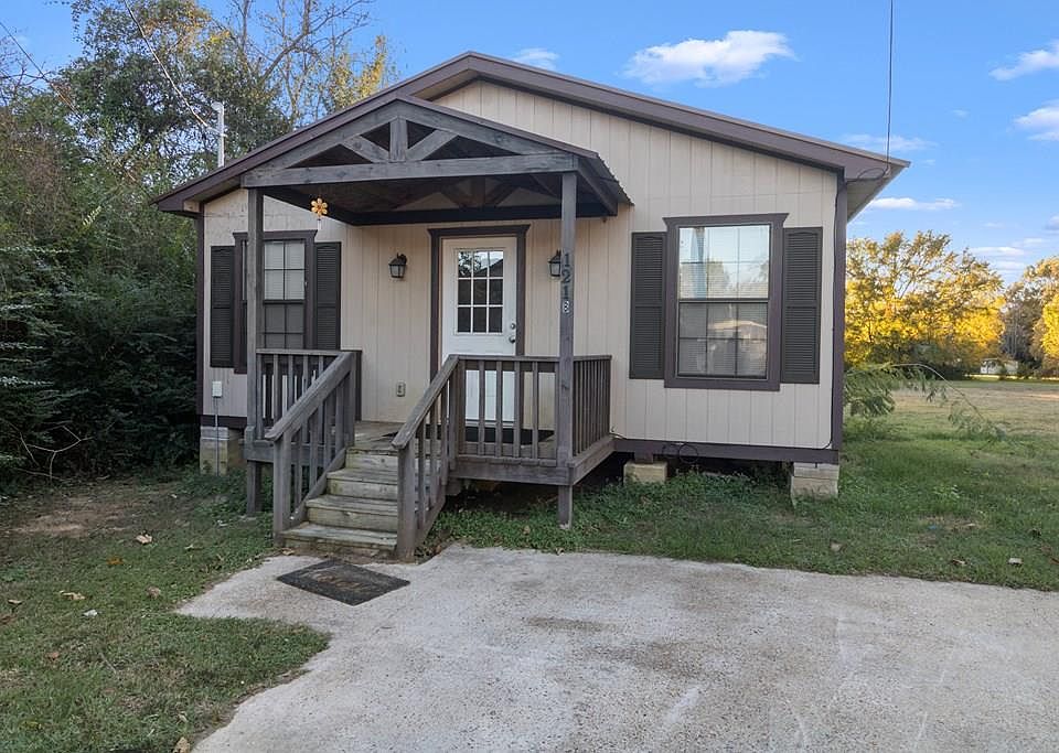 1st image of 121 Blanton Rd