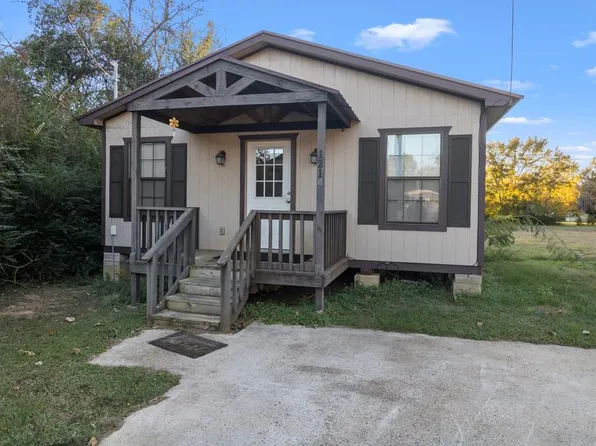 121 Blanton Rd, Palestine, TX 75803