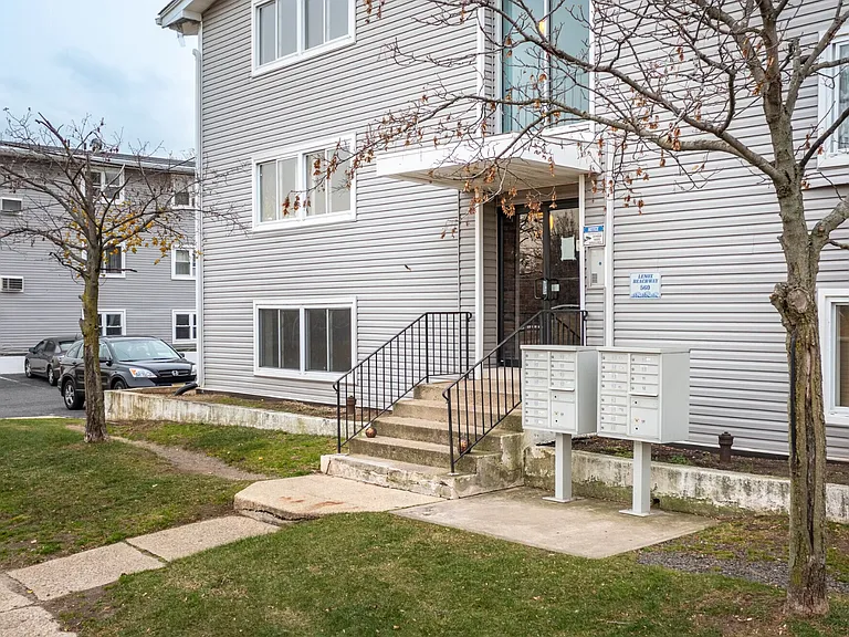 520 Beachway Ave #1B — Photo 8