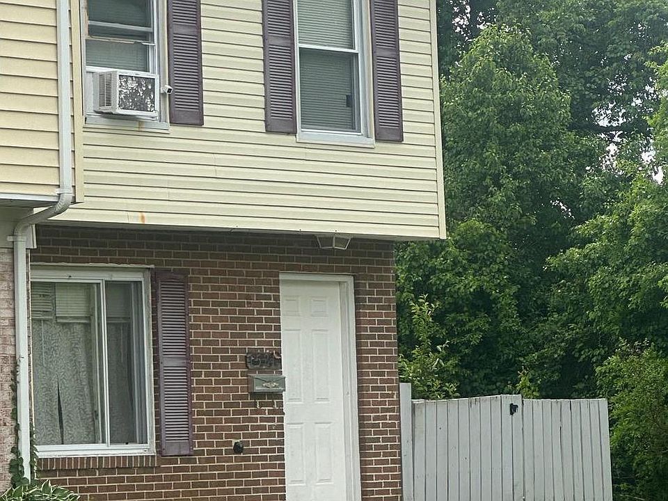1st image of 1521 Charlestown Dr