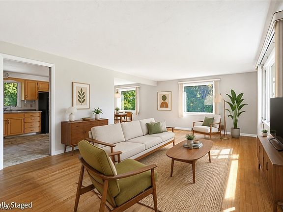 3rd image of 1373 Bell Rd