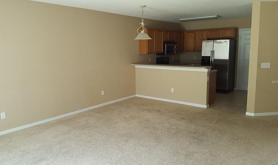 2nd image of 717 Cresting Oak Cir #115