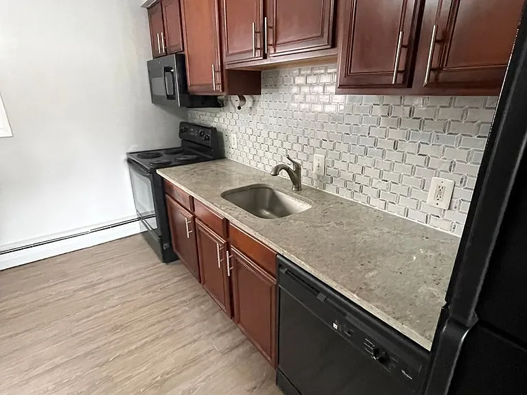 649 Maple Rd — Photo 3
