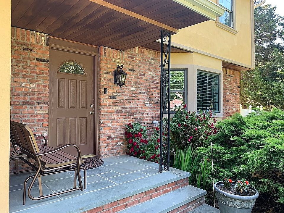 1st image of 212 Oakfield Ave