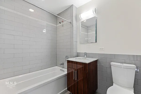 Rented by MNS | media 6