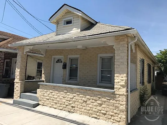 Rented by Blue Egg Realty Corp | media 9