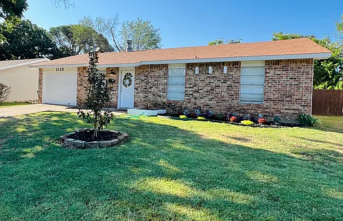 1113 Springwood Dr Photo 1