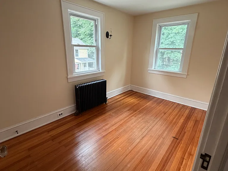 159 Barry Ave — Photo 11