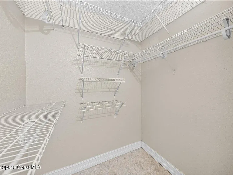 555 Jackson Ave #201 — Photo 25