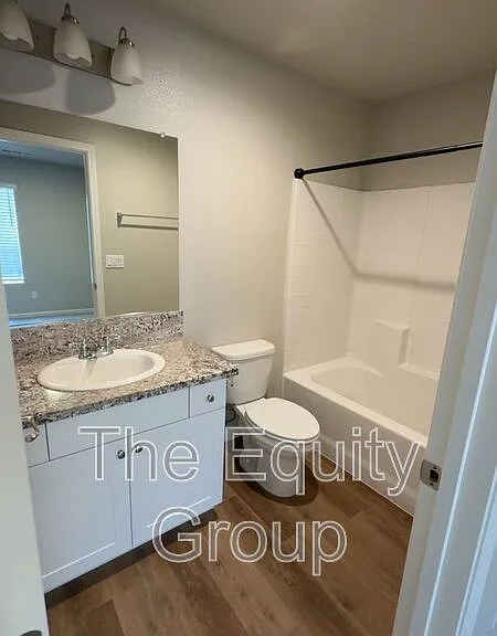 505 S Summit St #102 — Photo 16