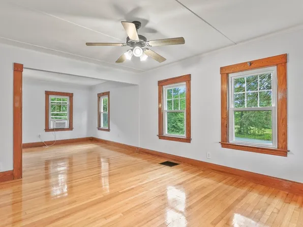 841 Lancaster Ave, Lunenburg, MA 01462