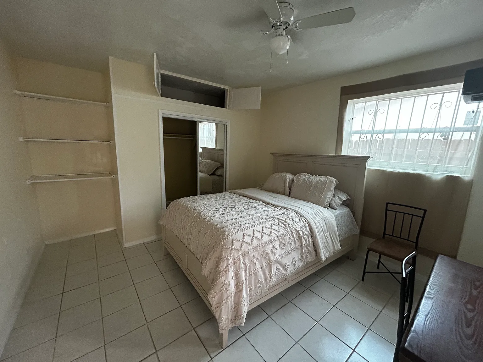 Studio, 550 sqft, $1,250 — Photo 3