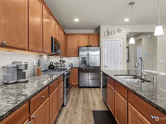 5th image of 17910 151st Street E