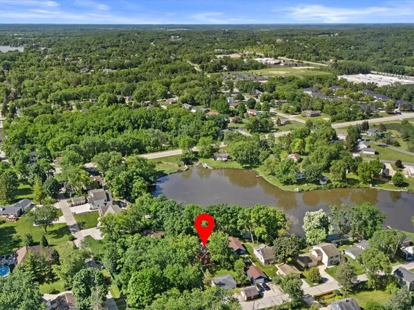 18905 W Linnie Lac PLACE, New Berlin, WI 53146