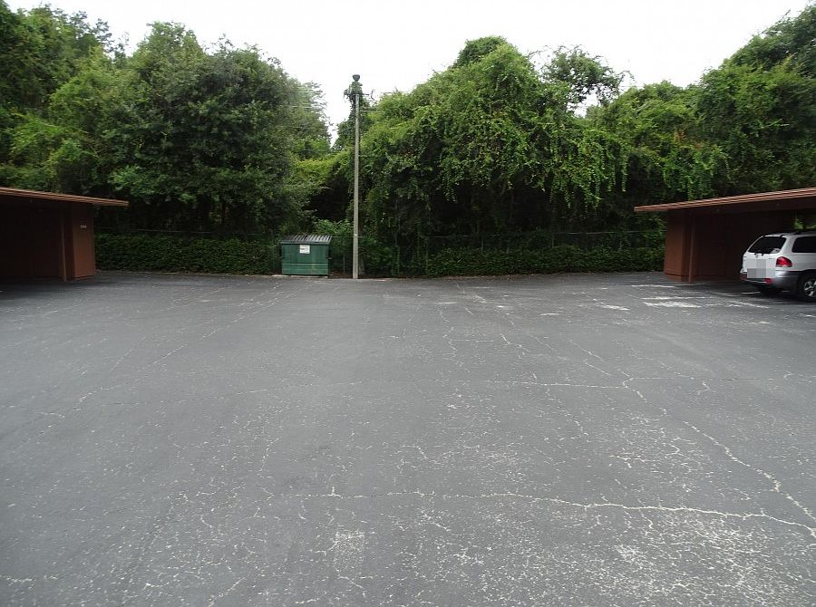 2nd image of 643 Yorkshire Ct APT A