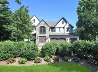 6 Earle Dr, Syosset, NY