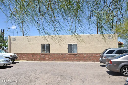 1902 S Montezuma Ave #D Photo 1
