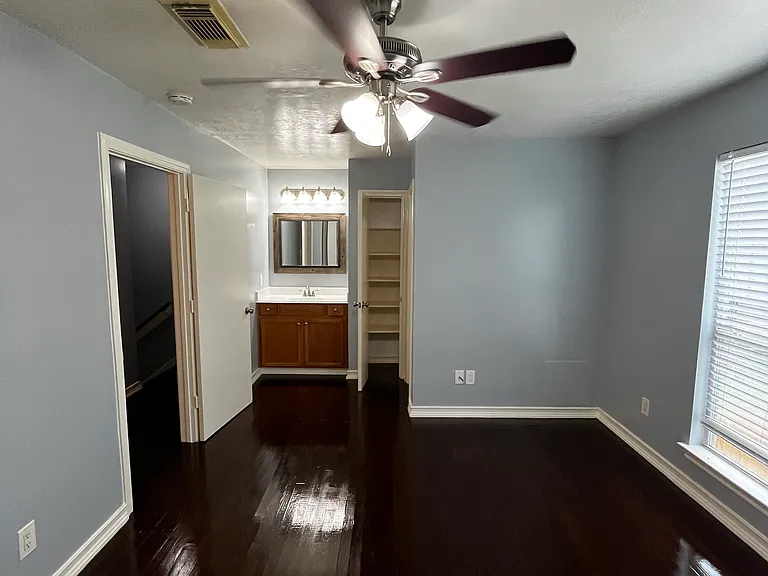 1013 Ruthven St — Photo 18