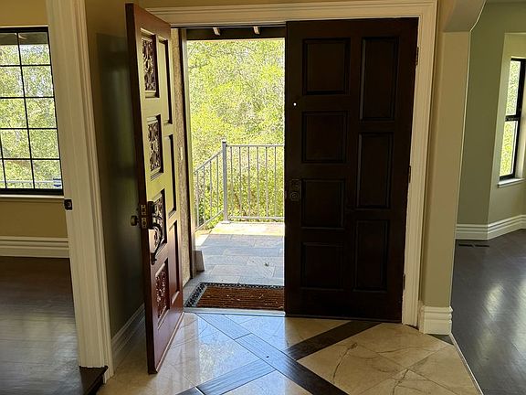 2nd image of 9545 Oak Leaf Way