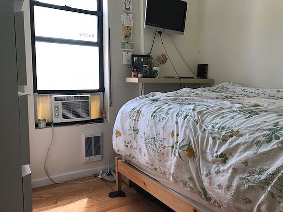 4th image of 500 E 74th St APT 5C