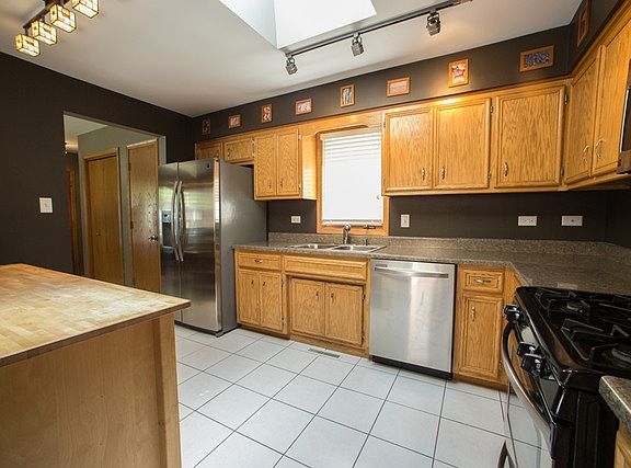 5th image of 6216 S Neenah Ave