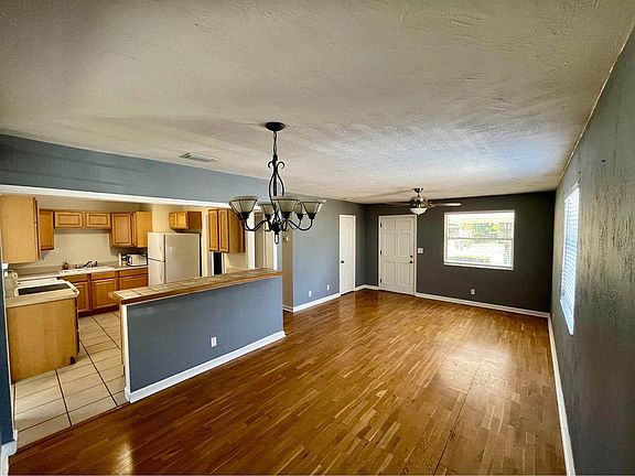 4th image of 1003 16th Ave N