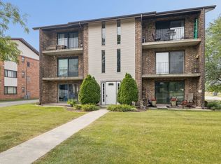 9949 Shady Ln APT 2B, Orland Park, IL 60462